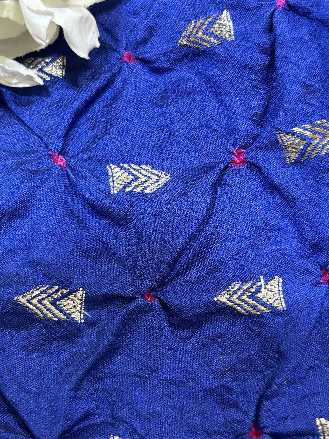 Elegant Blue Banarasi Bandhani Handloom Chiniya Silk Fabric ( 2.5 Mtr )