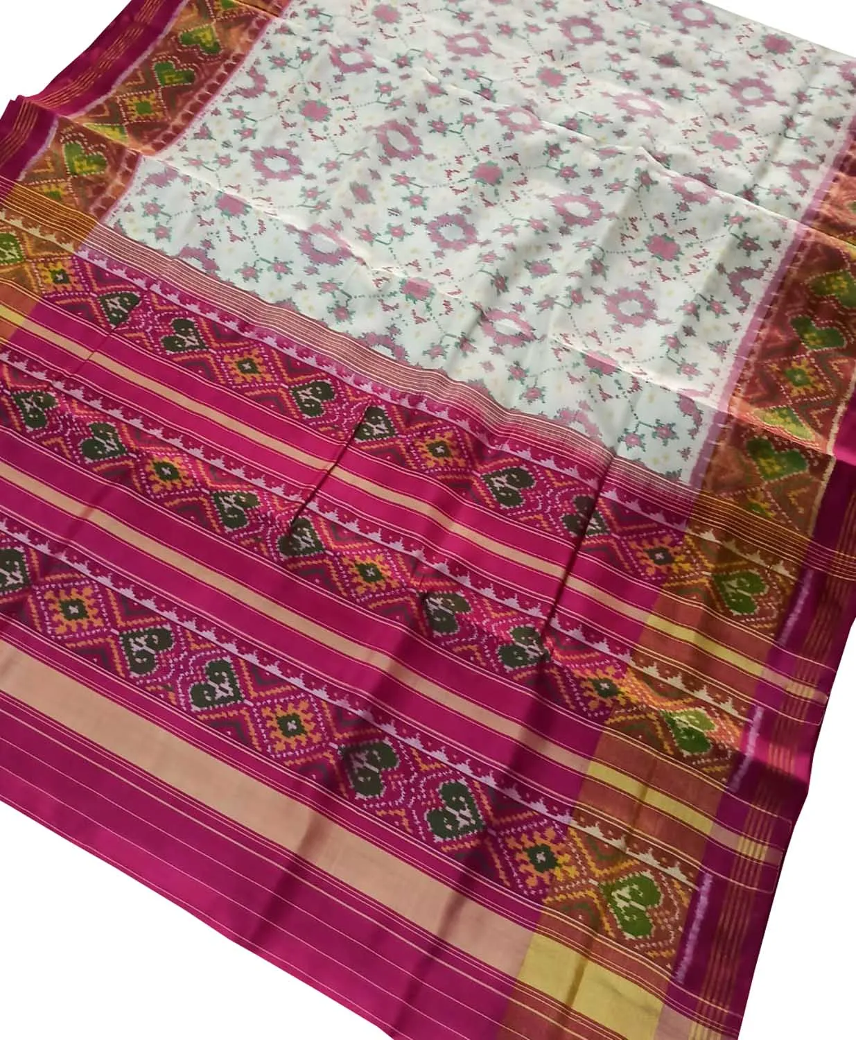 Elegant Off White Handloom Patola Silk Saree: A Timeless Classic