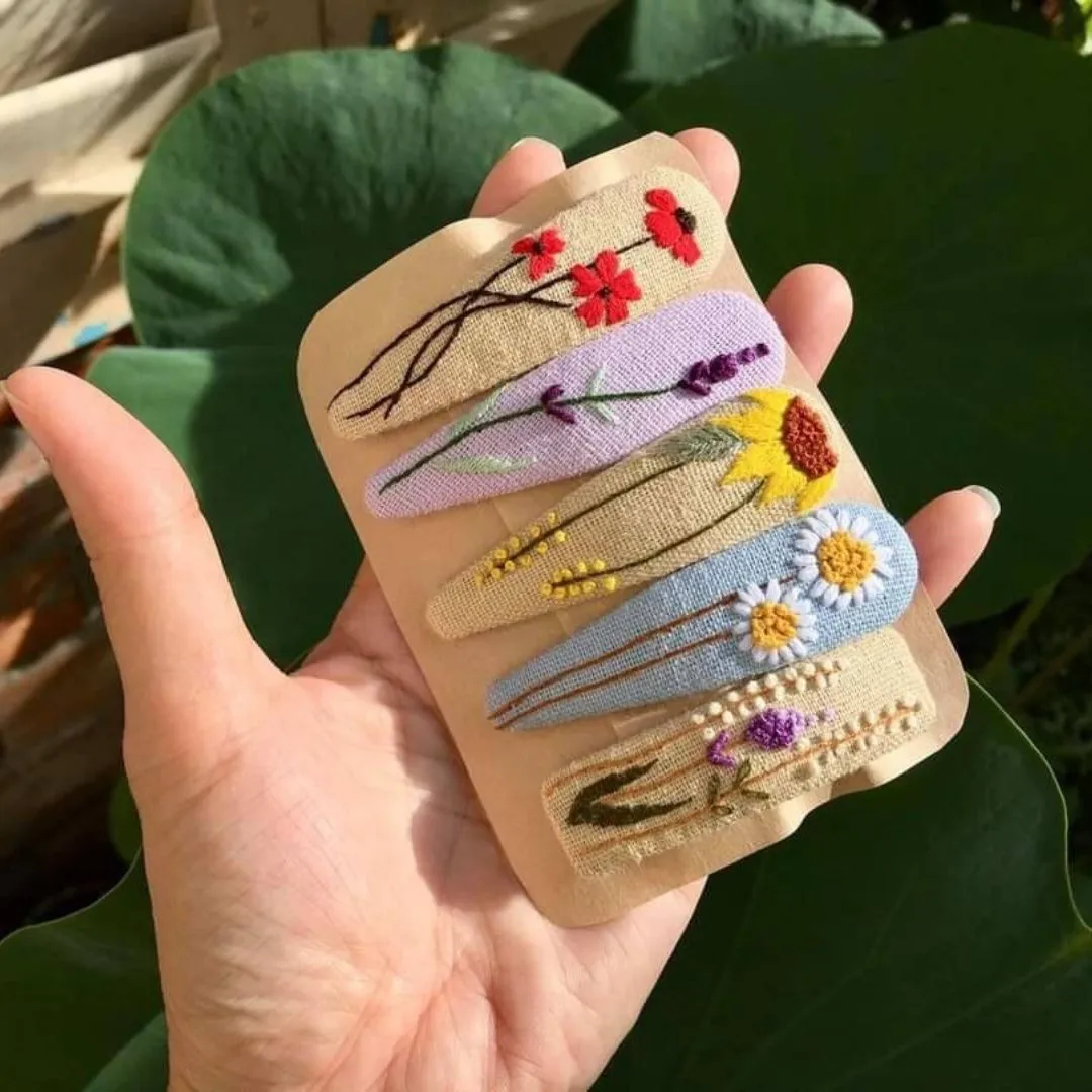 QECF Embroidered Hair Clip