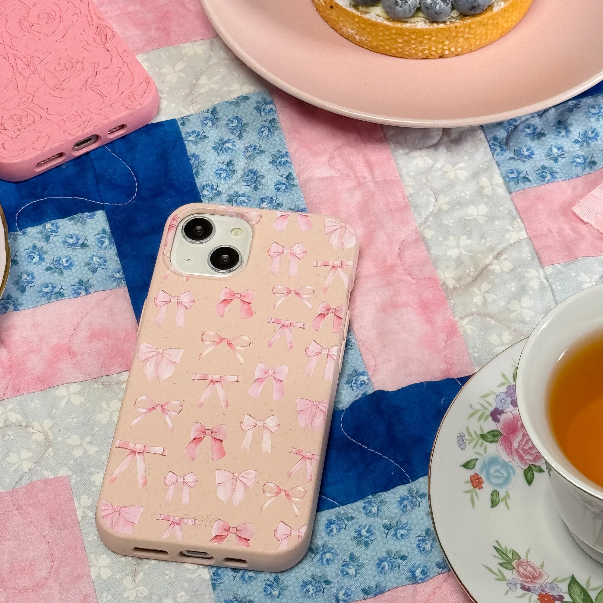 Seashell Rosy Bows iPhone 15 Case