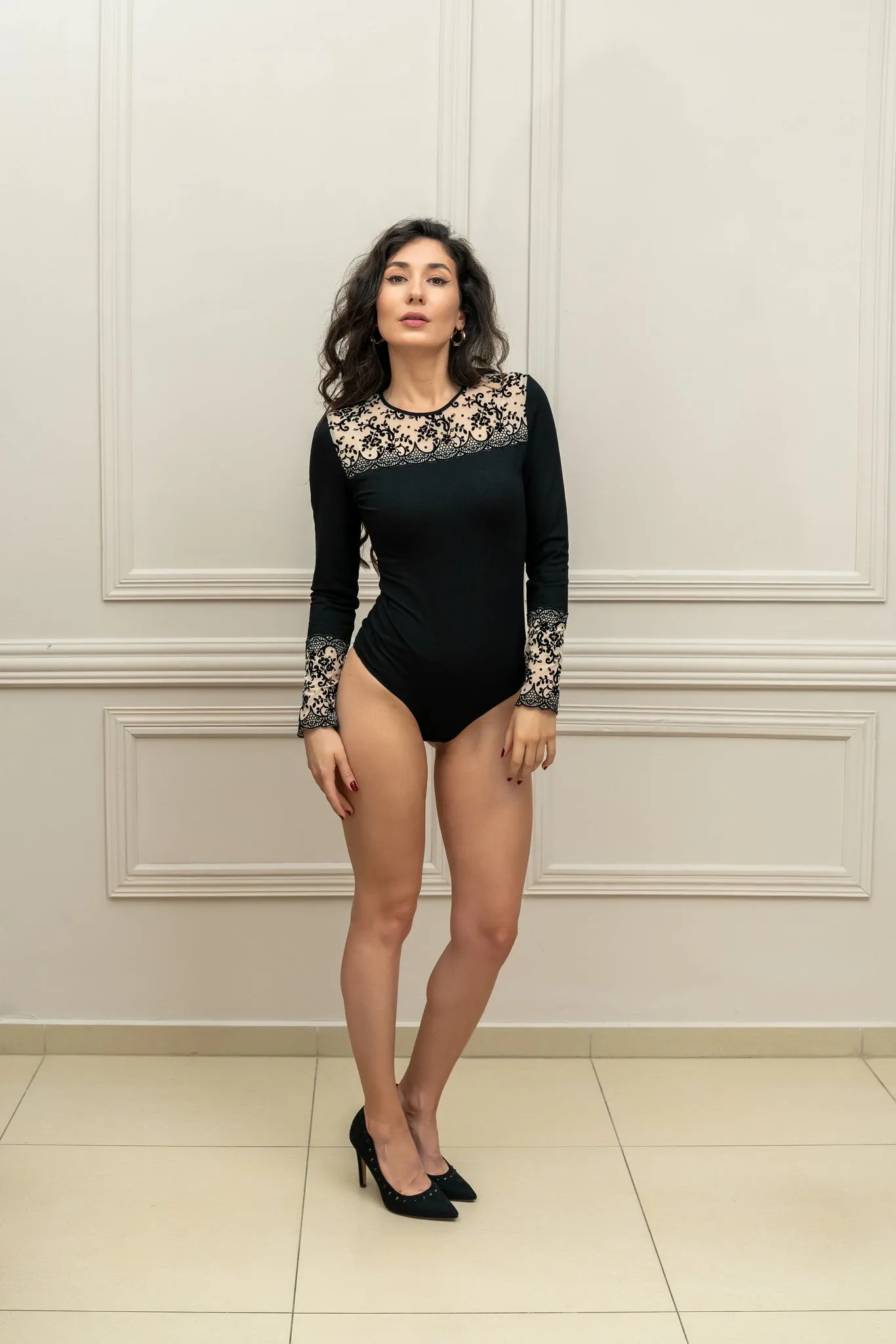“Sensual“ Bodysuit Rose Detail In Black With Mesh