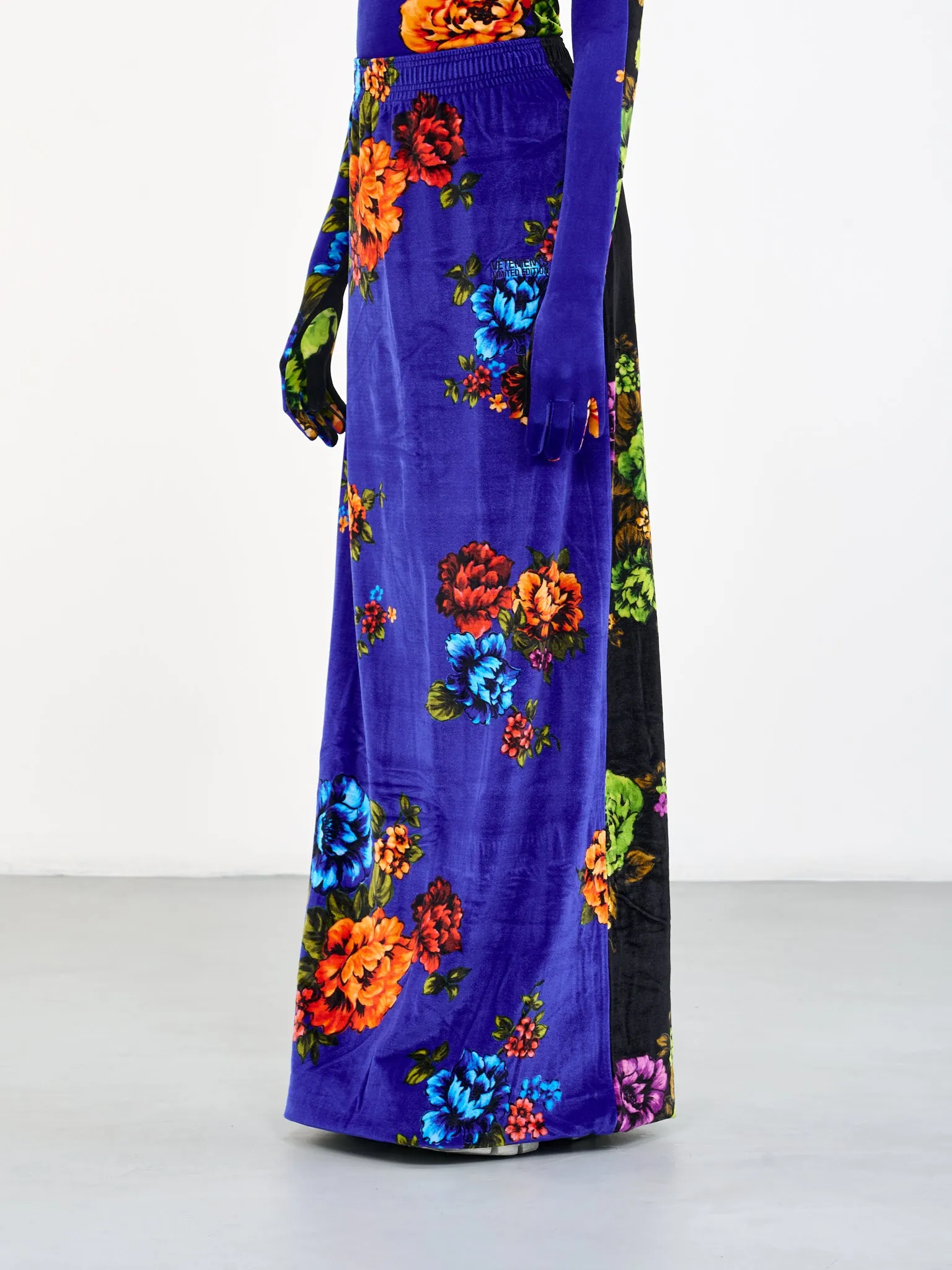 Velvet Floral Skirt (WE54SK140F-4000-FLORAL)